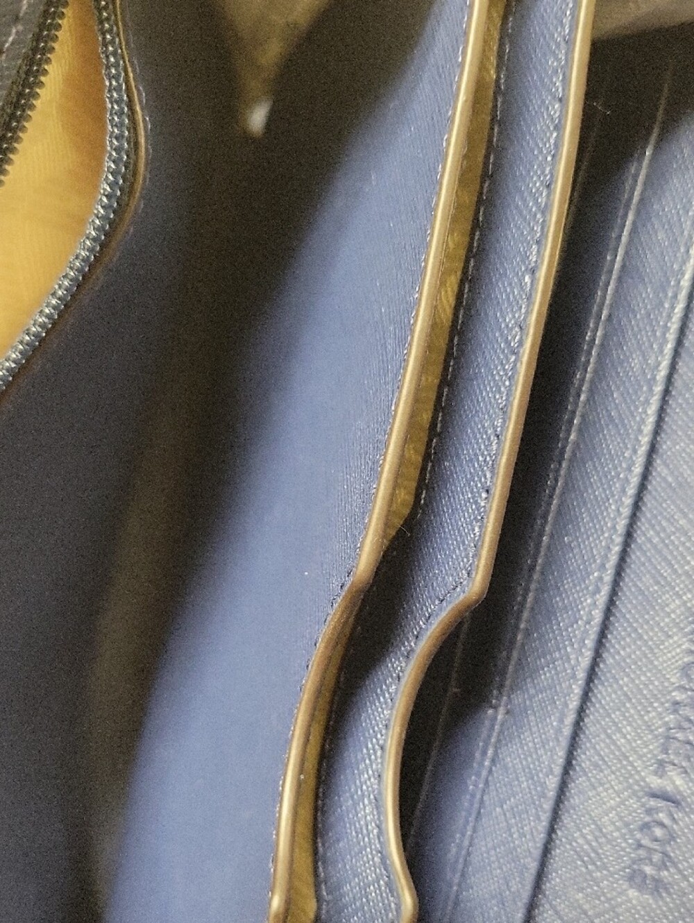 Michael Kors Blue Floral Crossbody Wallet with Gold Chain - Picture 5 of 8